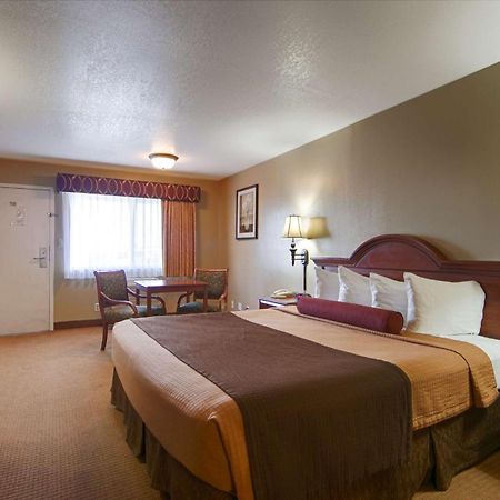 Best Western Desert Winds Мохаве Екстериор снимка