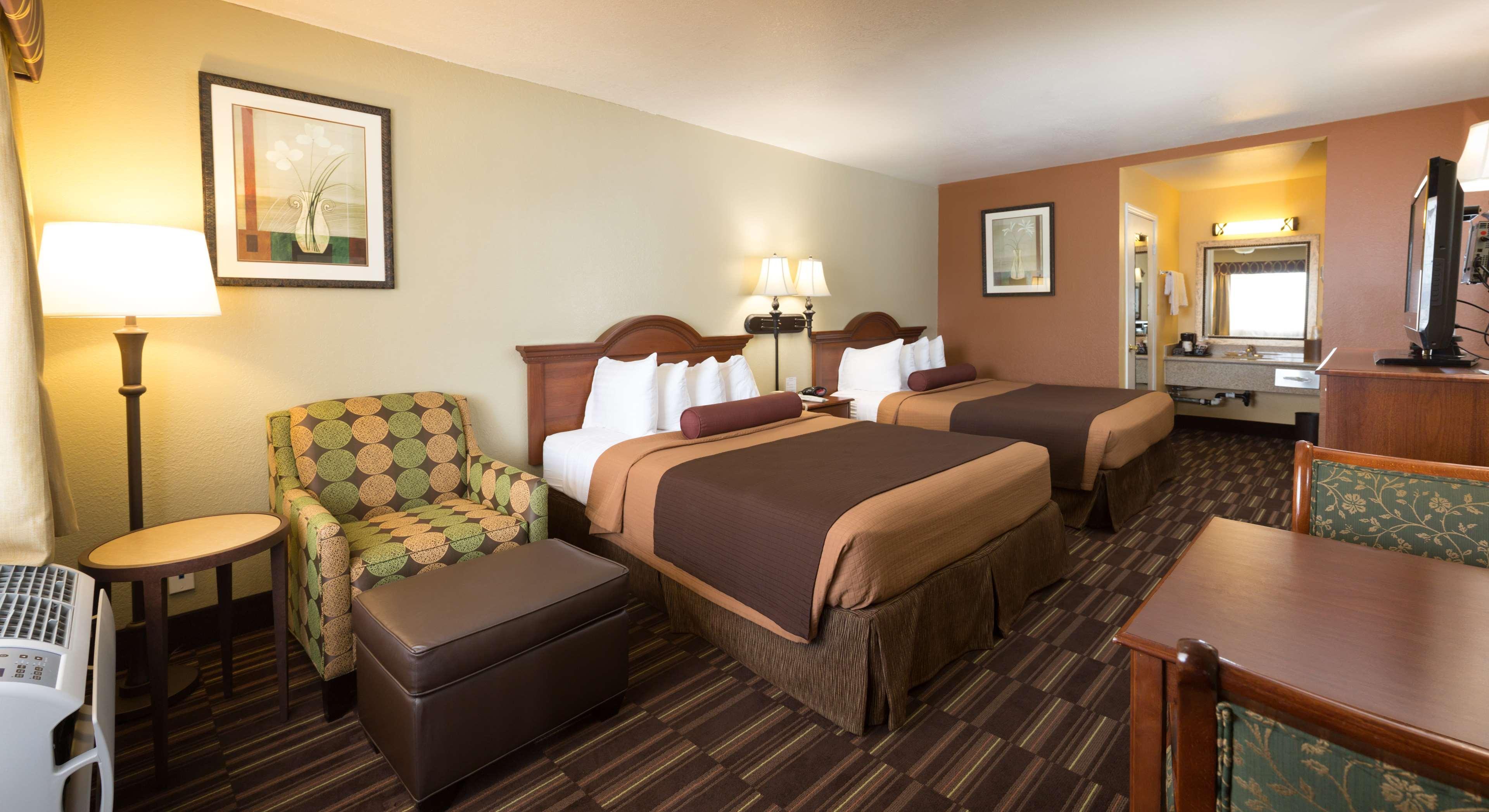 Best Western Desert Winds Мохаве Екстериор снимка