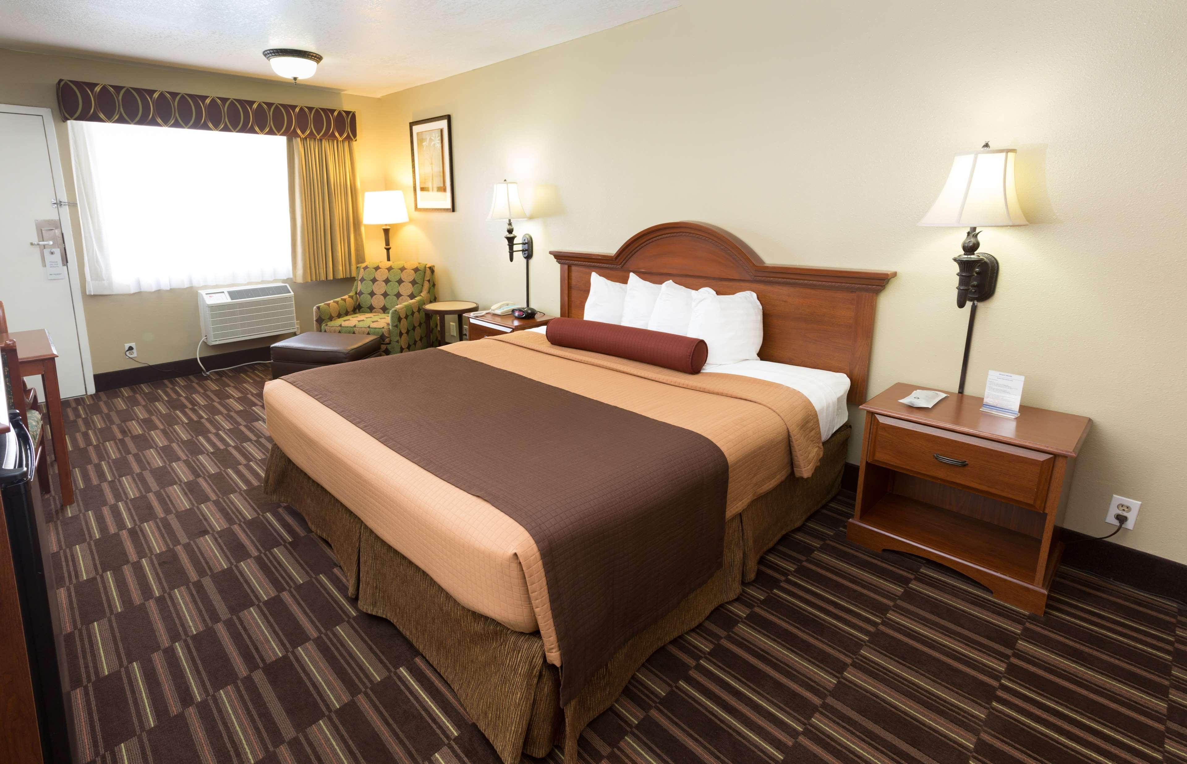 Best Western Desert Winds Мохаве Екстериор снимка