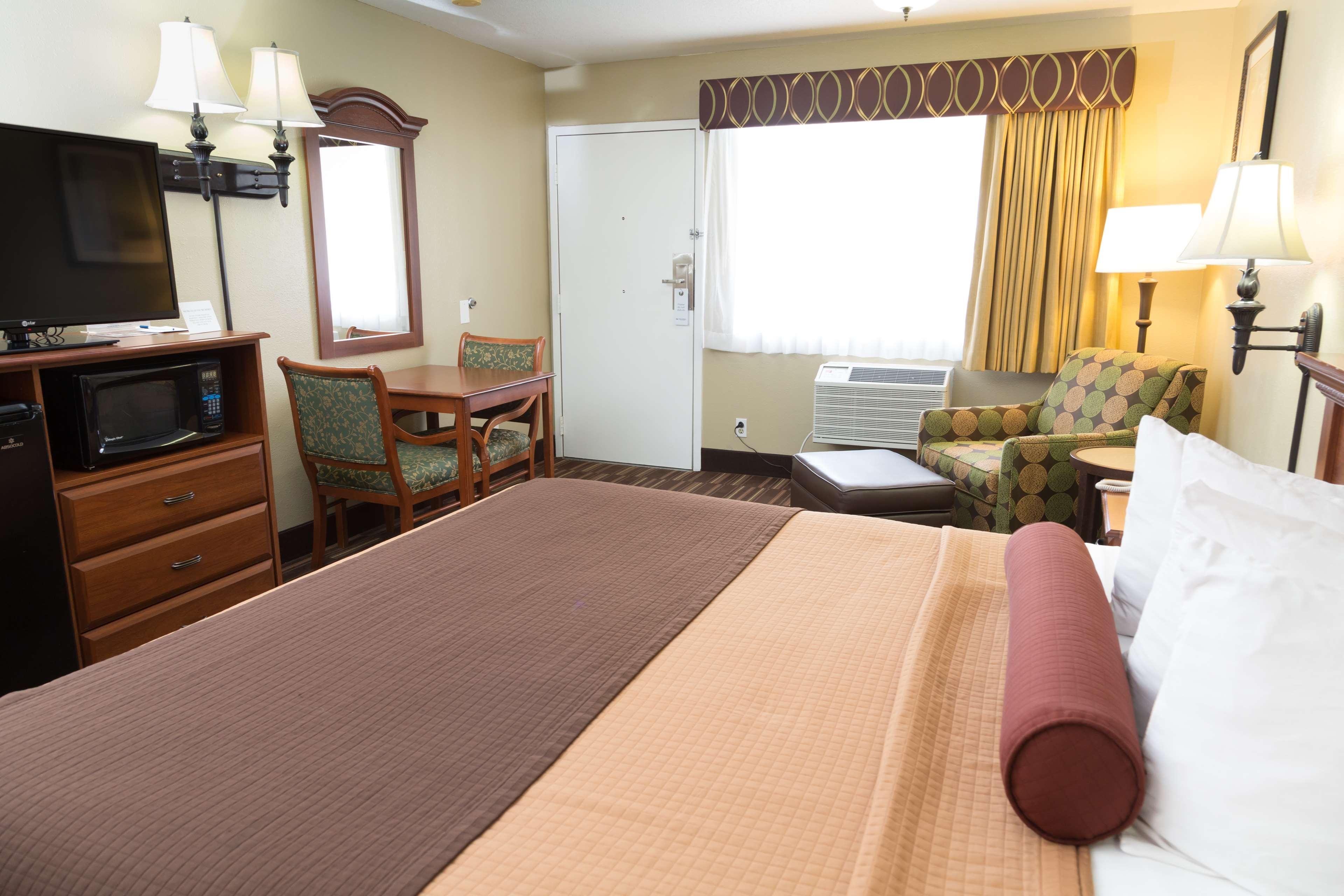 Best Western Desert Winds Мохаве Екстериор снимка