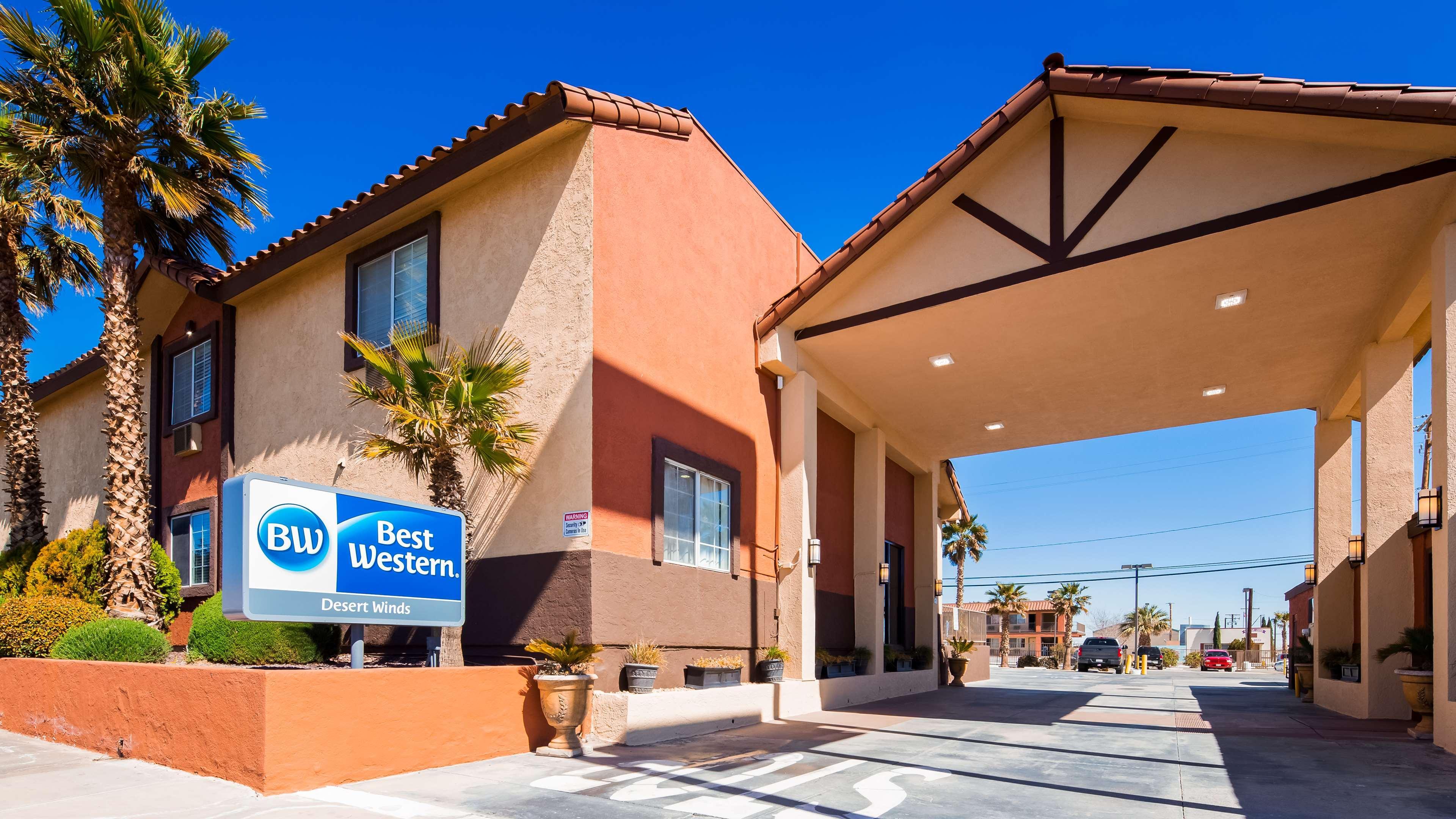 Best Western Desert Winds Мохаве Екстериор снимка