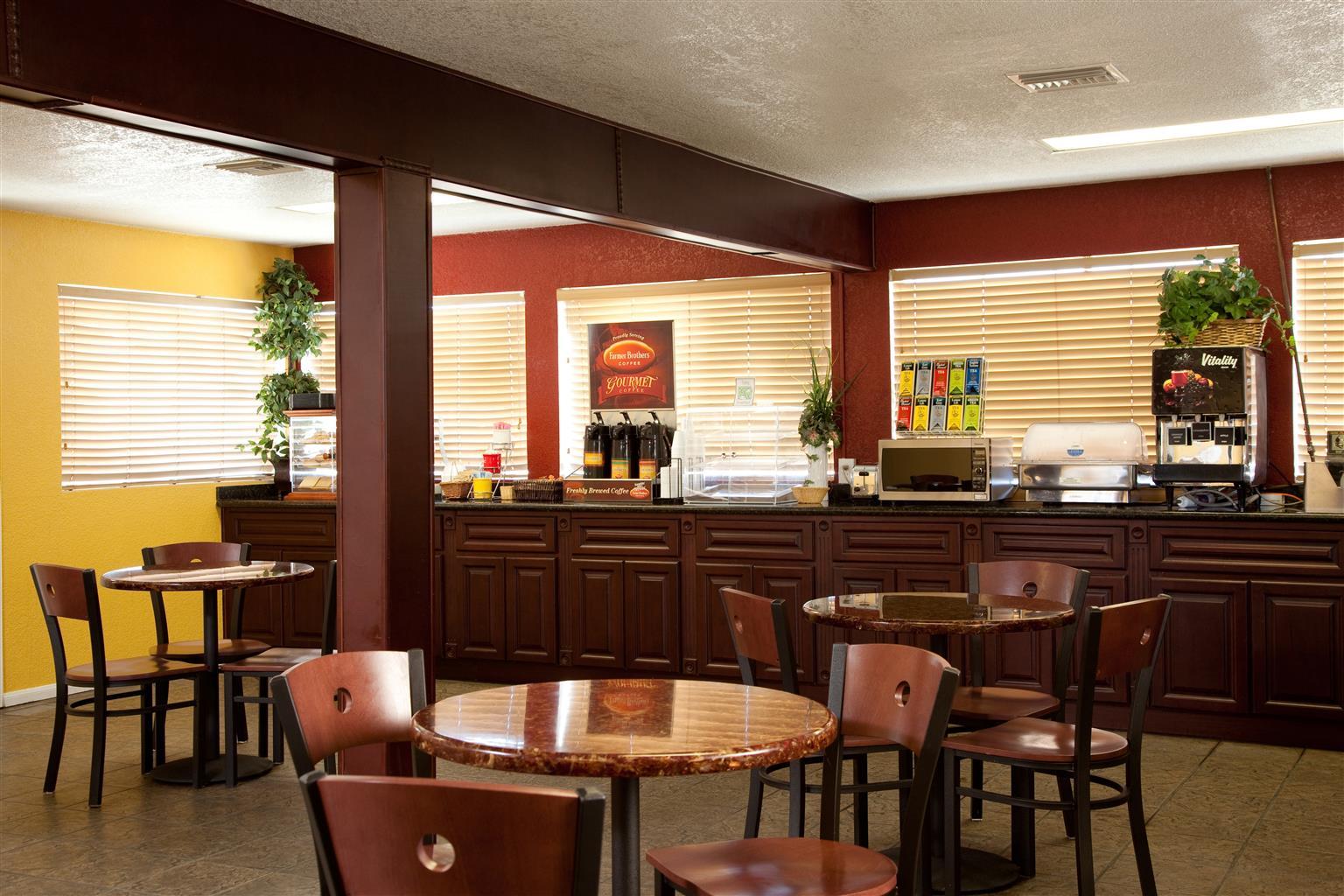Best Western Desert Winds Мохаве Екстериор снимка
