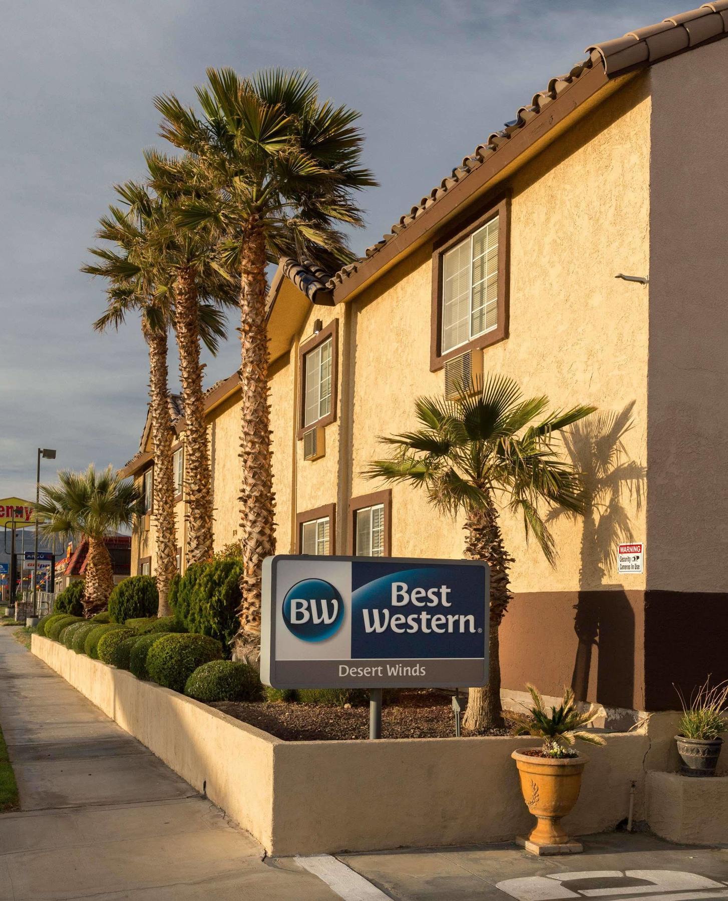 Best Western Desert Winds Мохаве Екстериор снимка