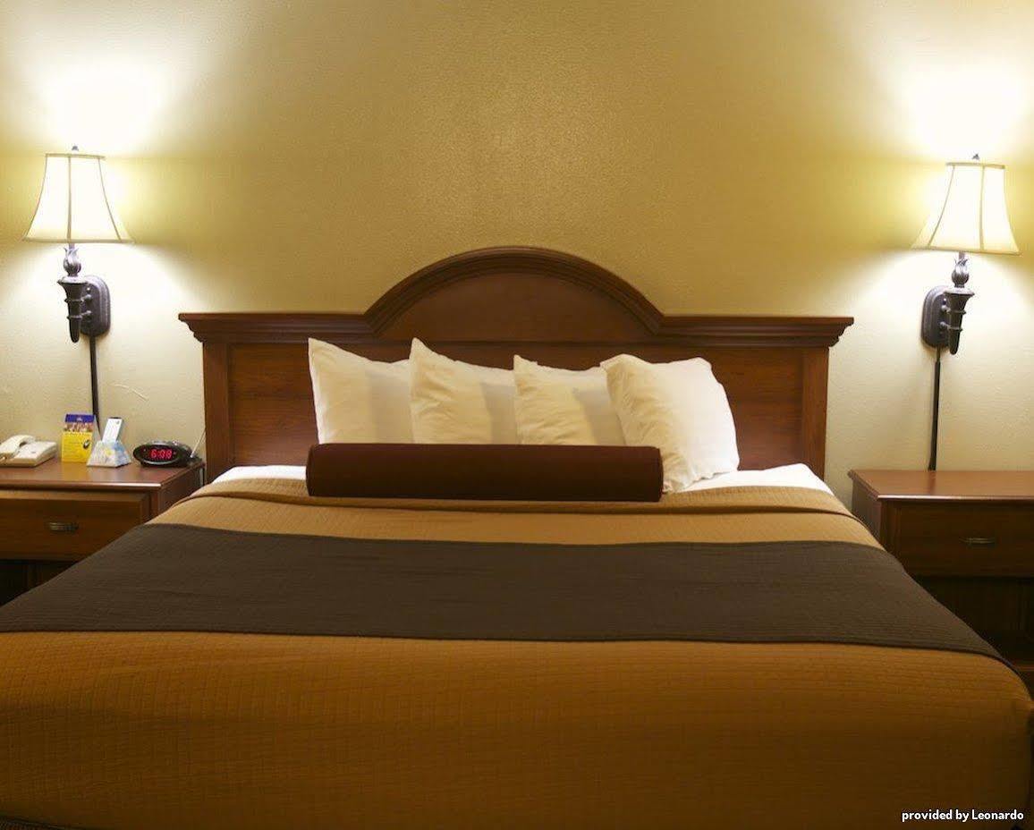 Best Western Desert Winds Мохаве Екстериор снимка