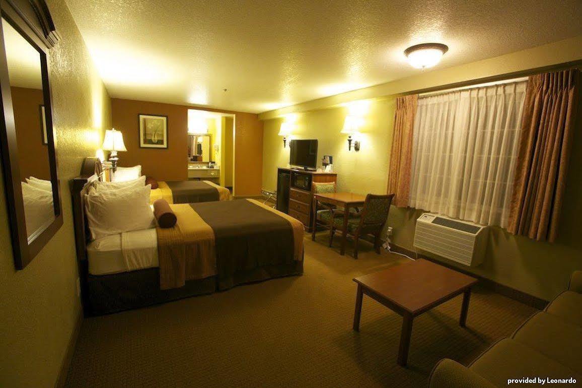 Best Western Desert Winds Мохаве Екстериор снимка