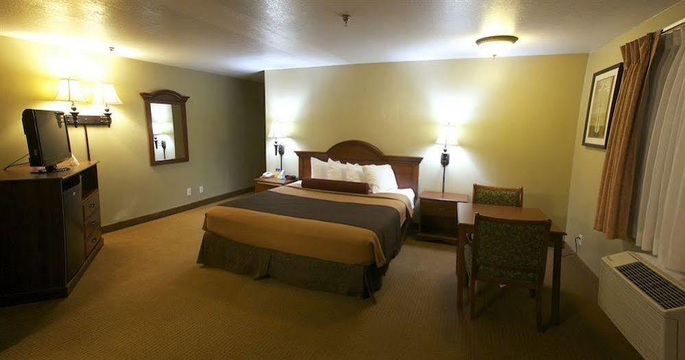 Best Western Desert Winds Мохаве Екстериор снимка