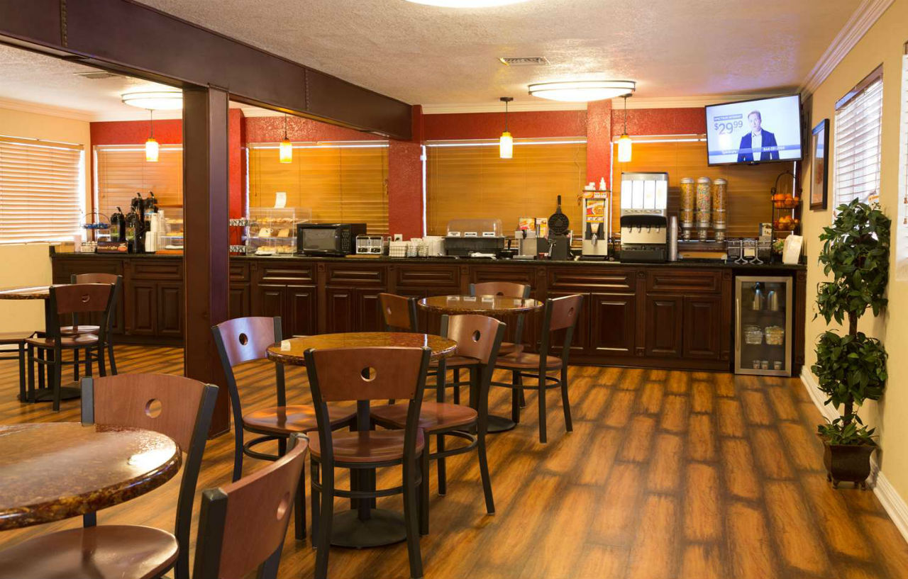 Best Western Desert Winds Мохаве Екстериор снимка